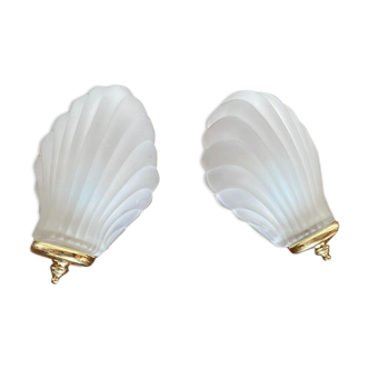 Seashell wall light