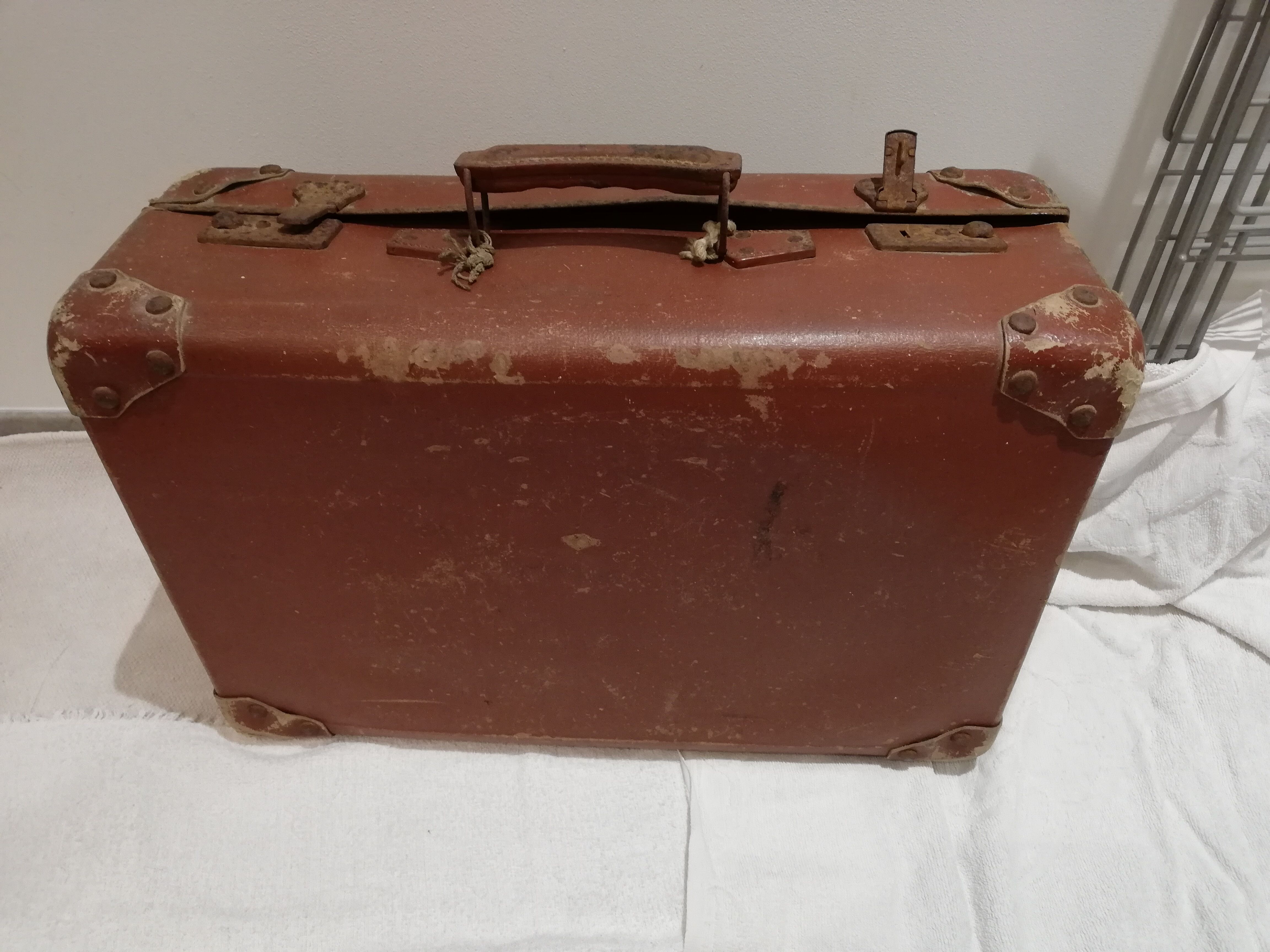 Pretty vintage suitcase patina