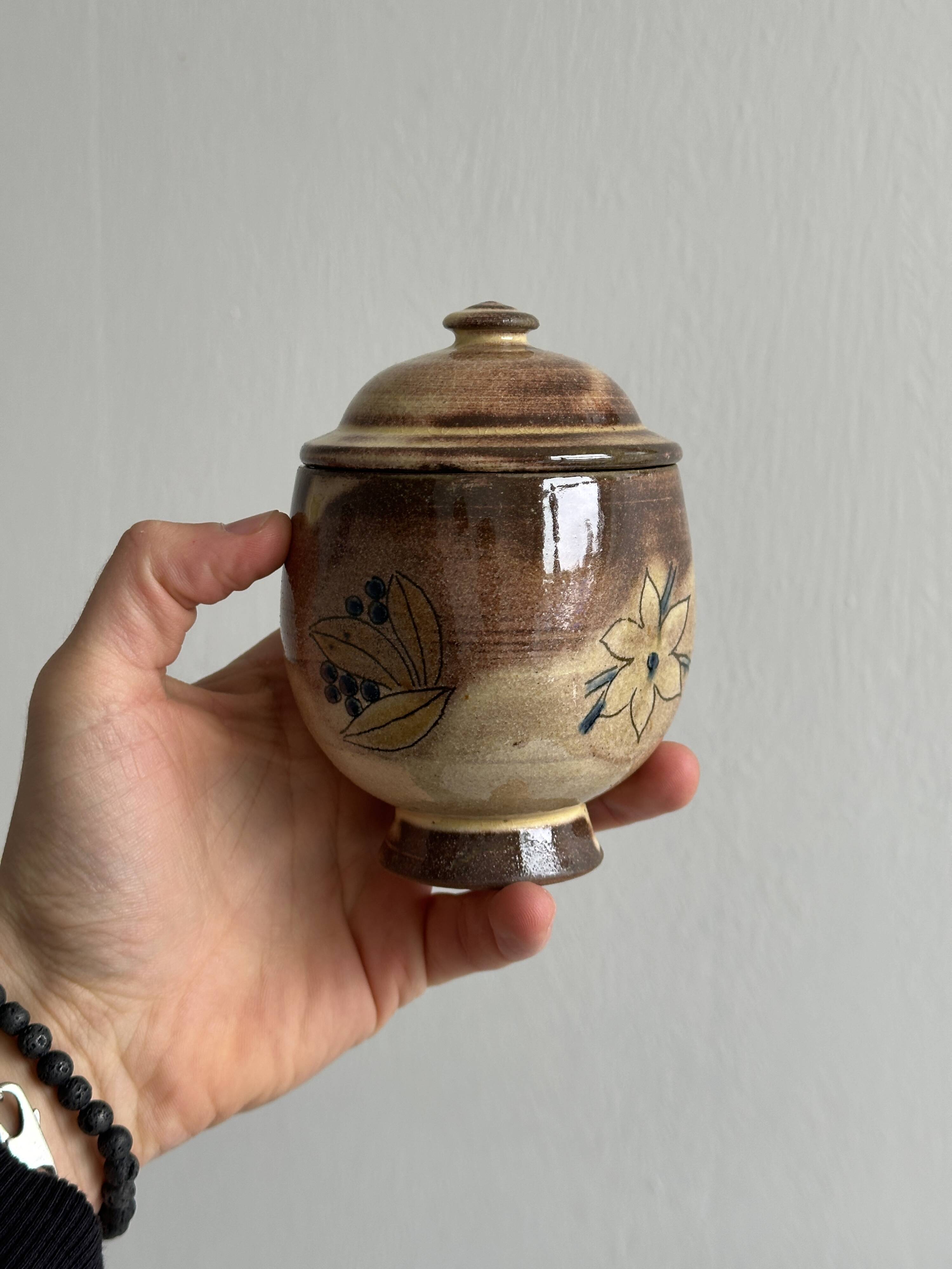 Sugar bowl, ceramic condiment pot