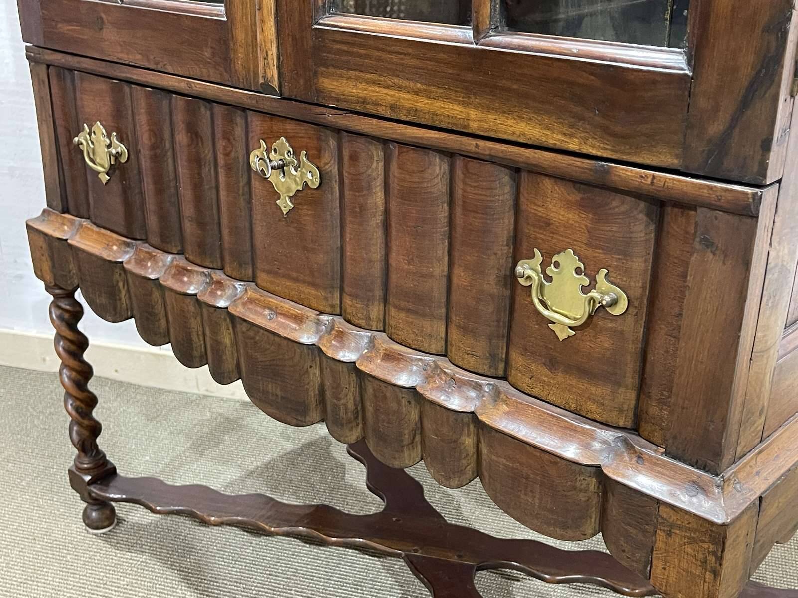 Vitrine anglaise en acajou fin XIXème