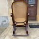 Rocking-chair en bois courbé et cannage