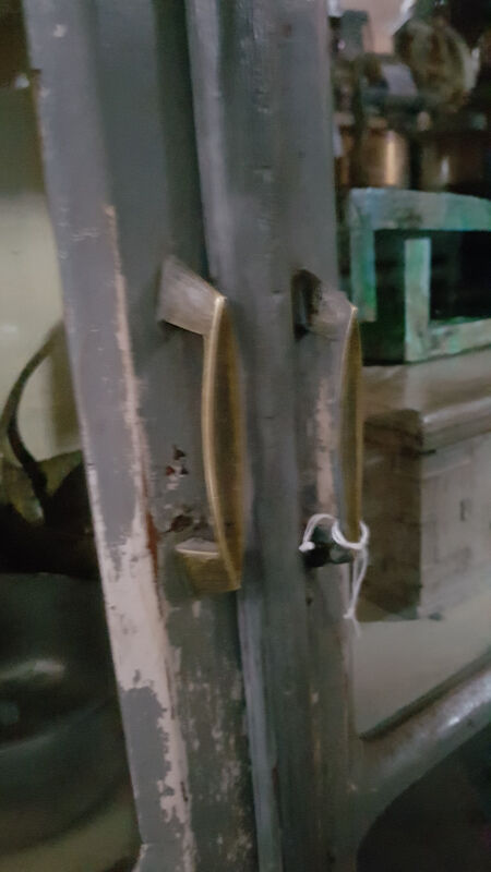 Patina teak window grey