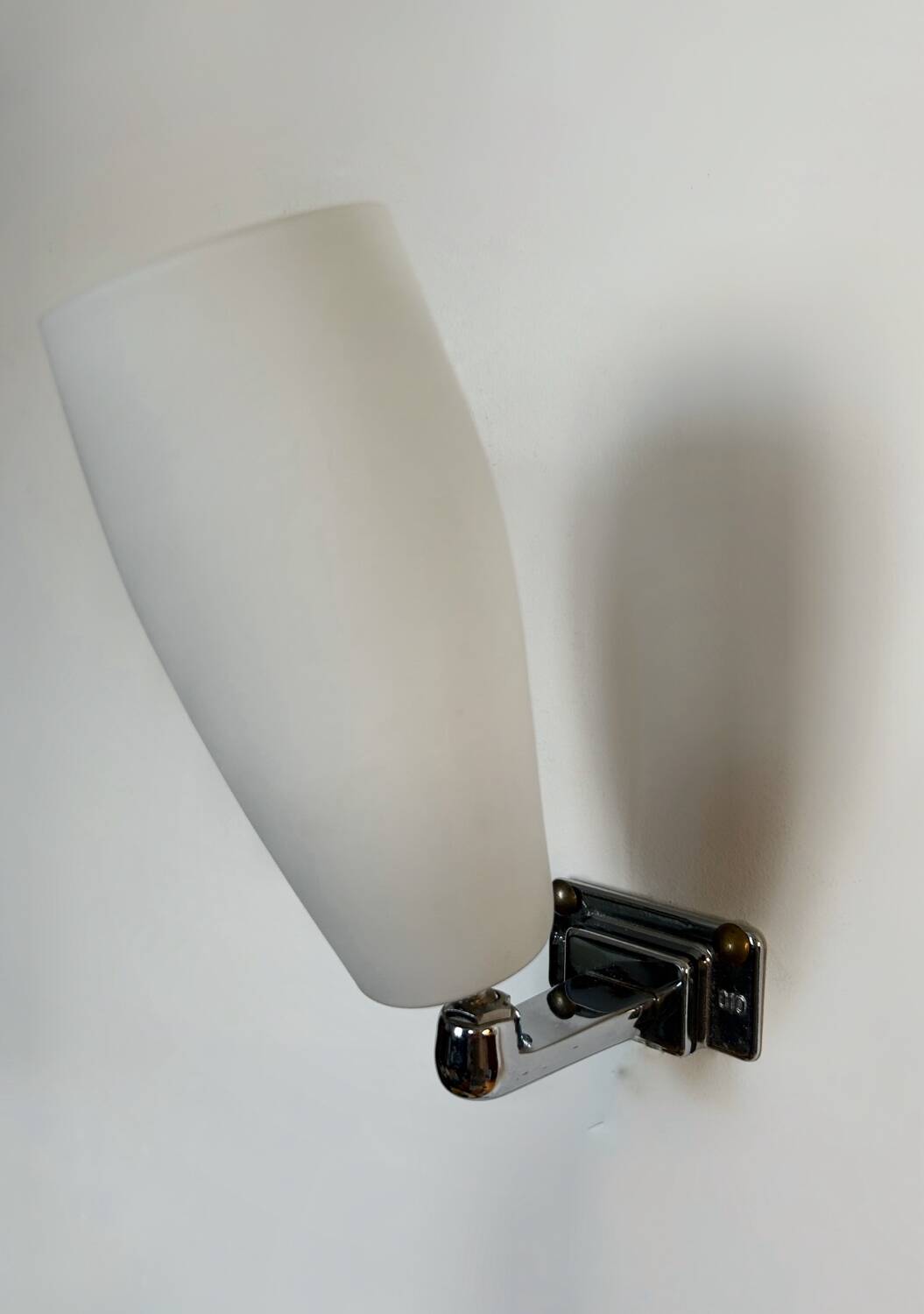 INDA 70s design opaline wall lights (X2)