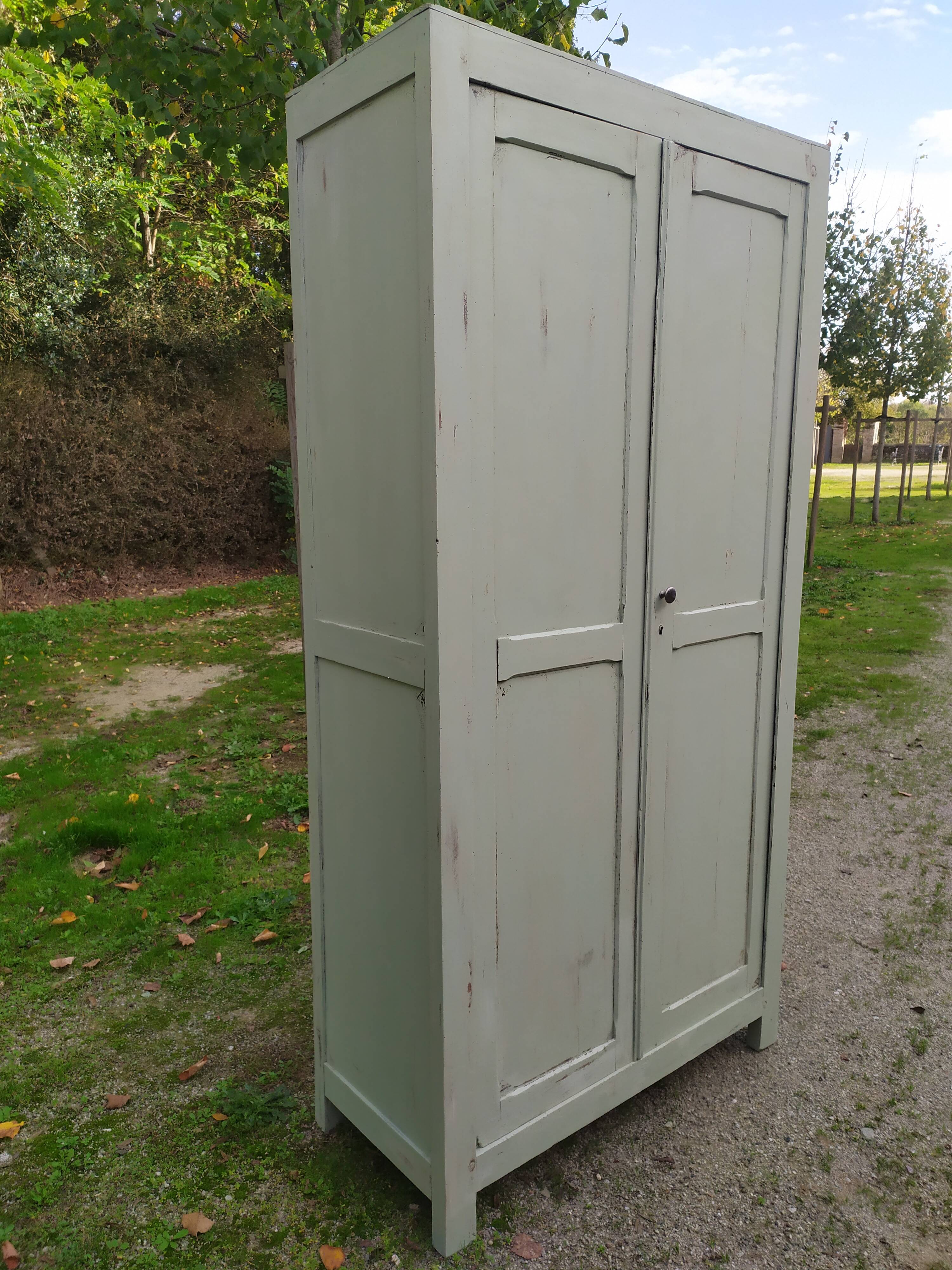 Armoire parisienne