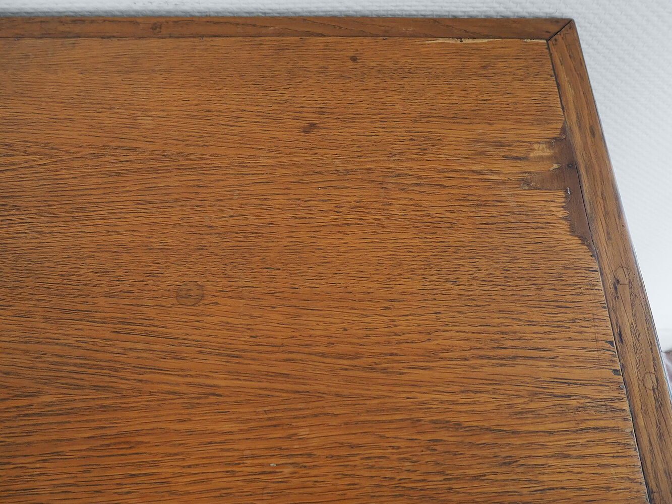 Commode en bois massif vintage
