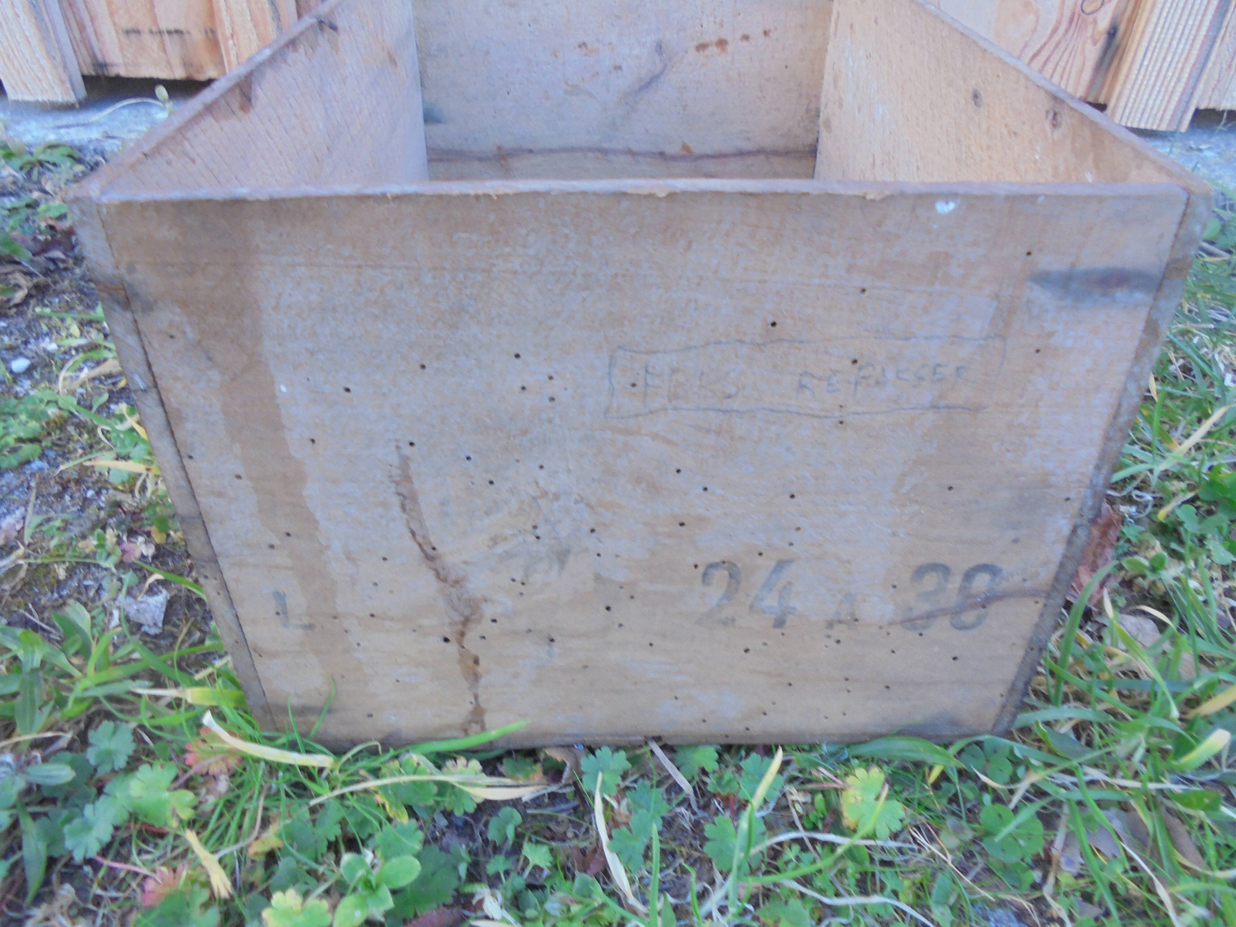 Wooden box panama wood soap l'hoir mortar