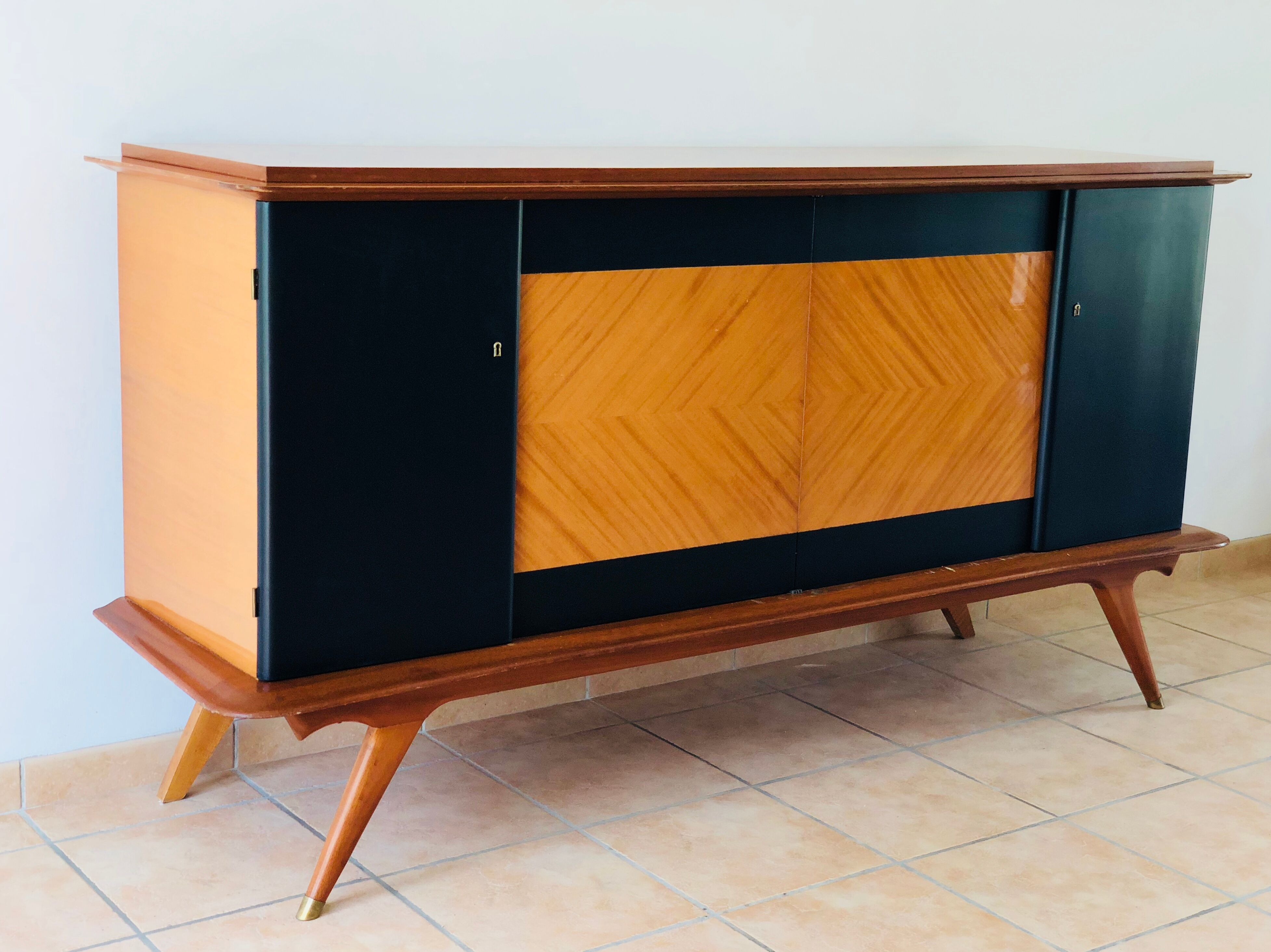 Slip-on feet compass 1960