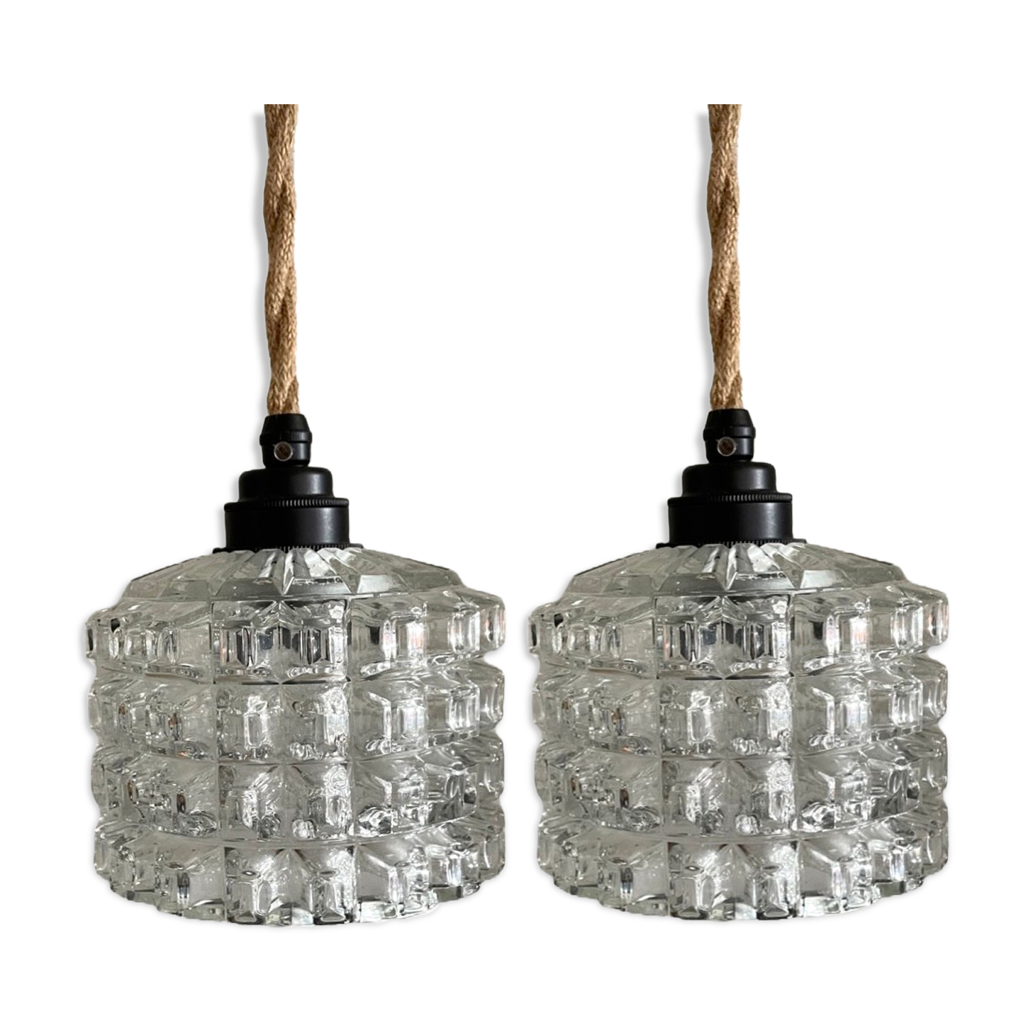 Lot de deux baladeuses vintage en verre ciselé électrifiées à neuf