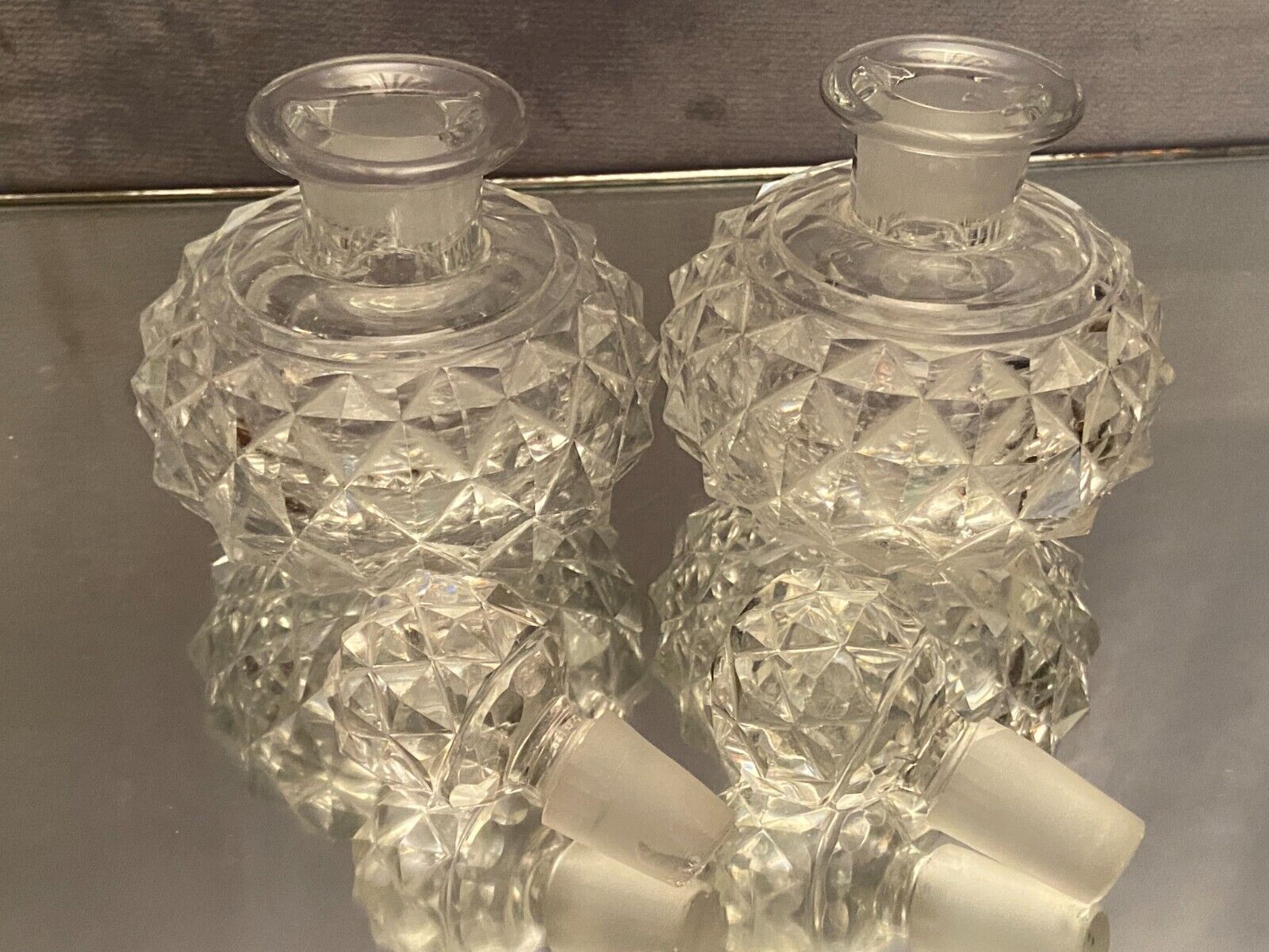 Pair of bottles nineteenth crystal Baccarat decoration diamond tips