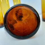 Set carafe and 5 amber glasses