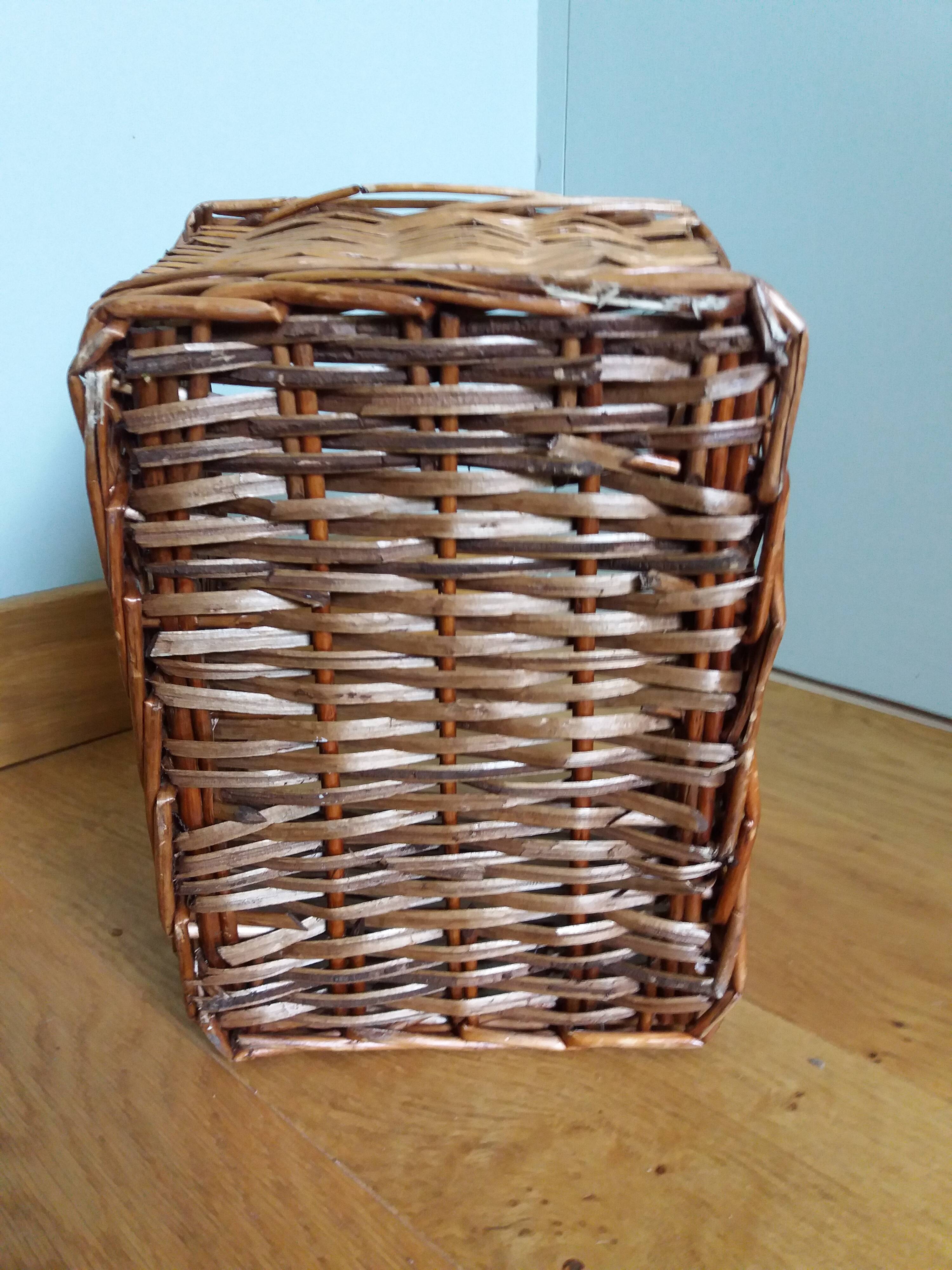 Rectangular wicker basket