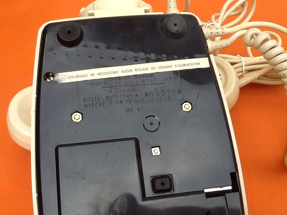 1980s Socotel Model S63 touch-tone phone Made in France