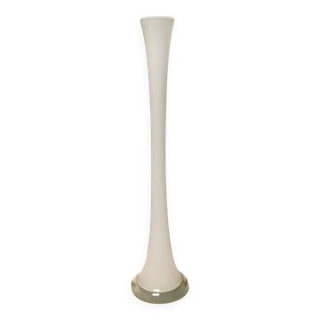 Vase en verre haut et fin, en verre double couche (translucide et blanc laiteux)