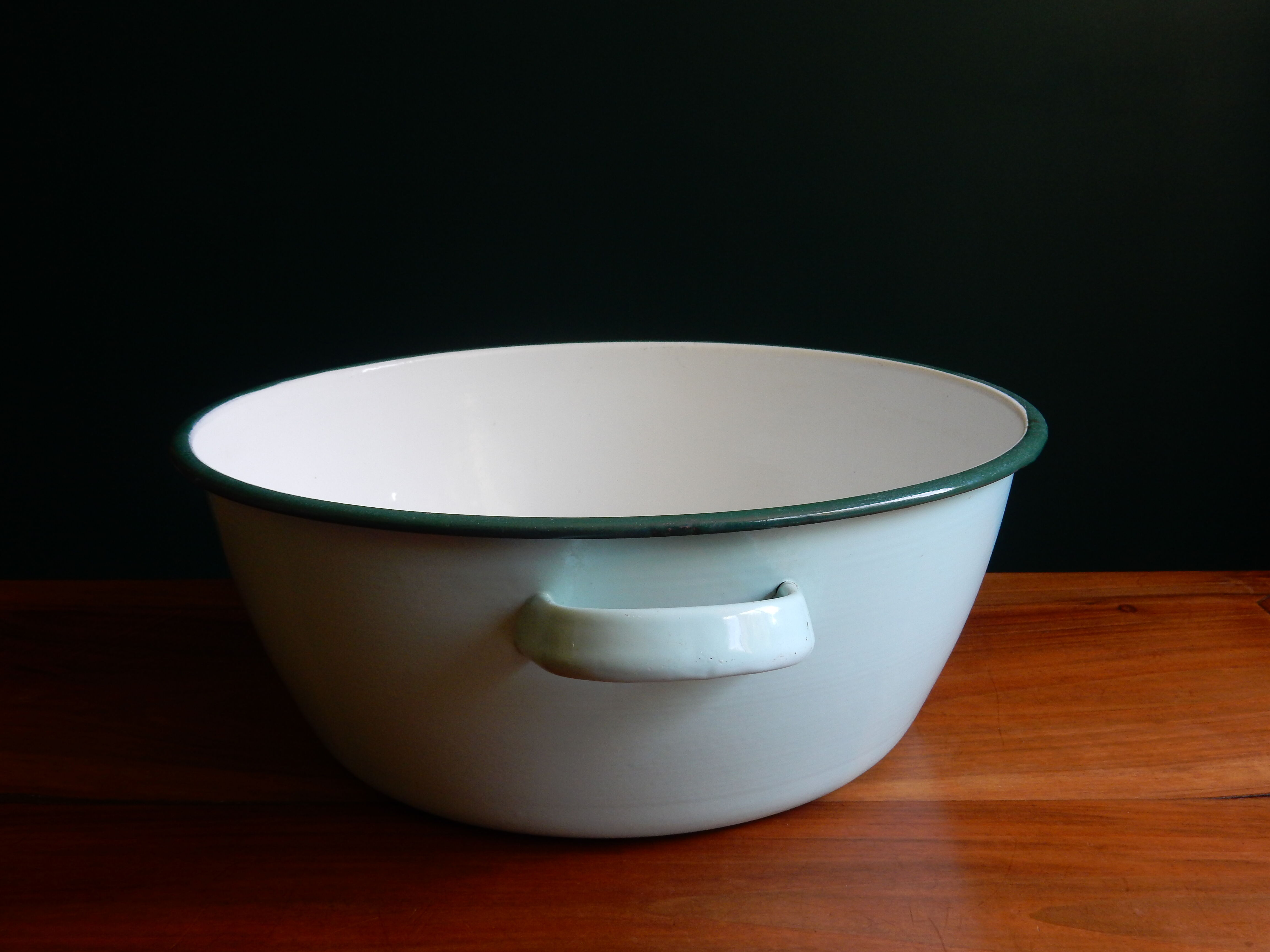 Enamelled metal basin from the 50s mint green