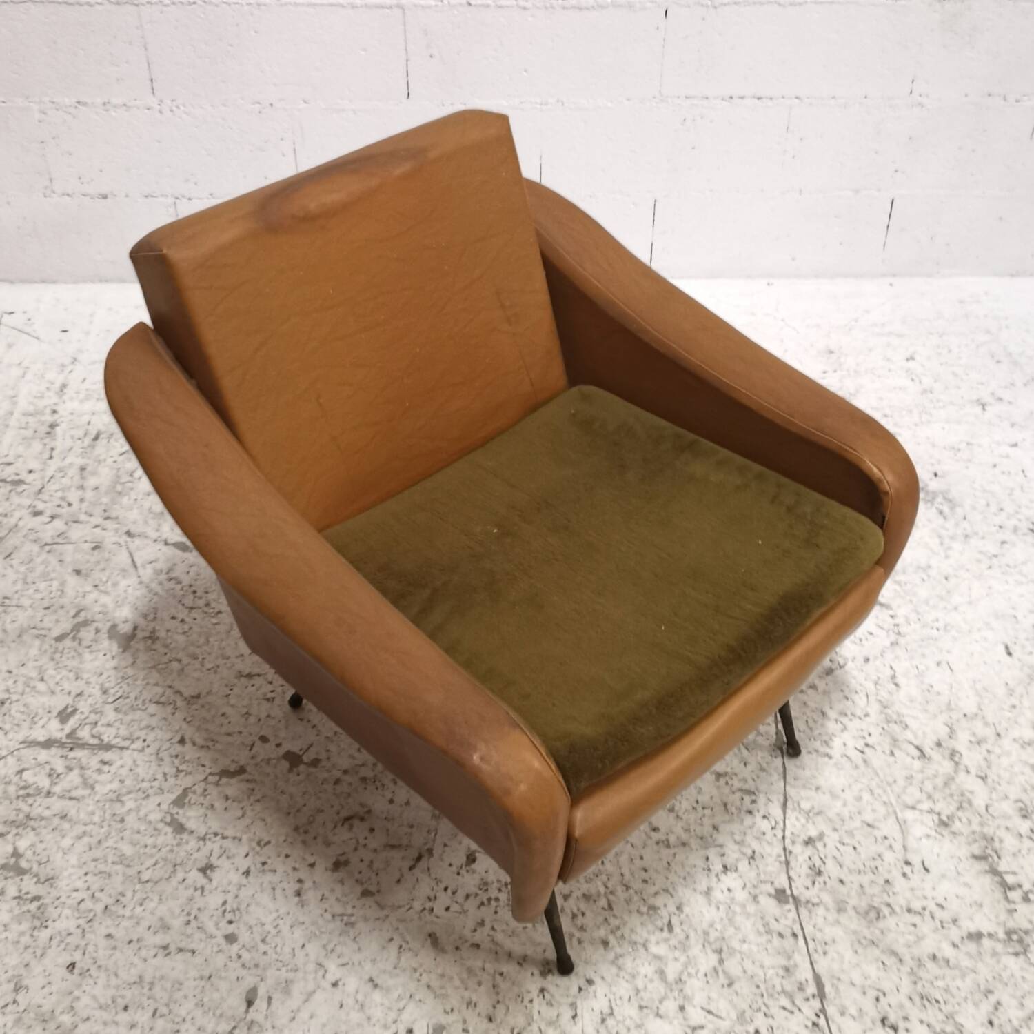 Vintage Italian design armchair from the 1960s