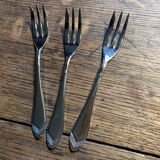 Box of dessert forks