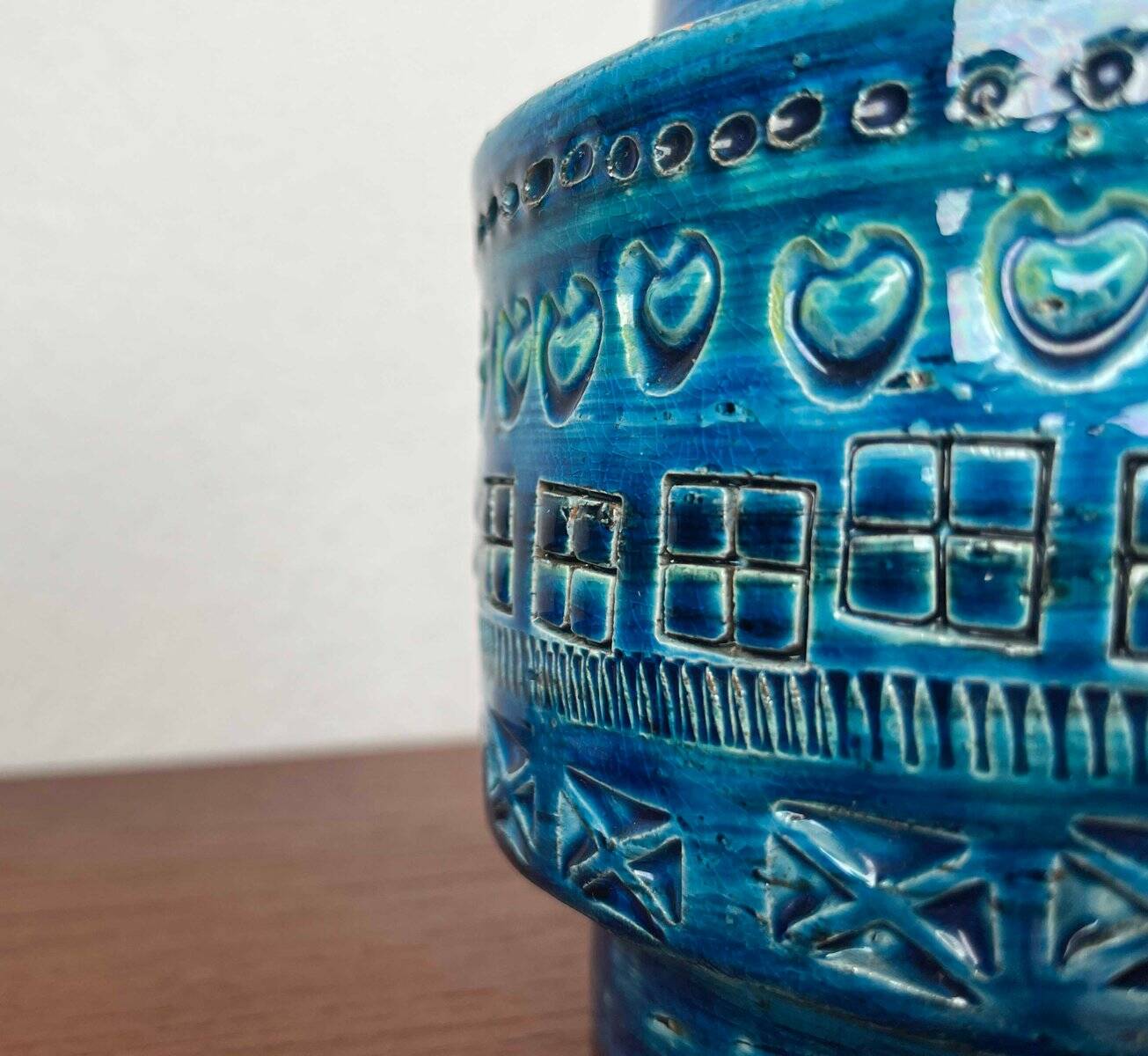 Mid-century Italian pottery vase from the Rimini Blu studio by Aldo Londi for Bitossi, 1960s.