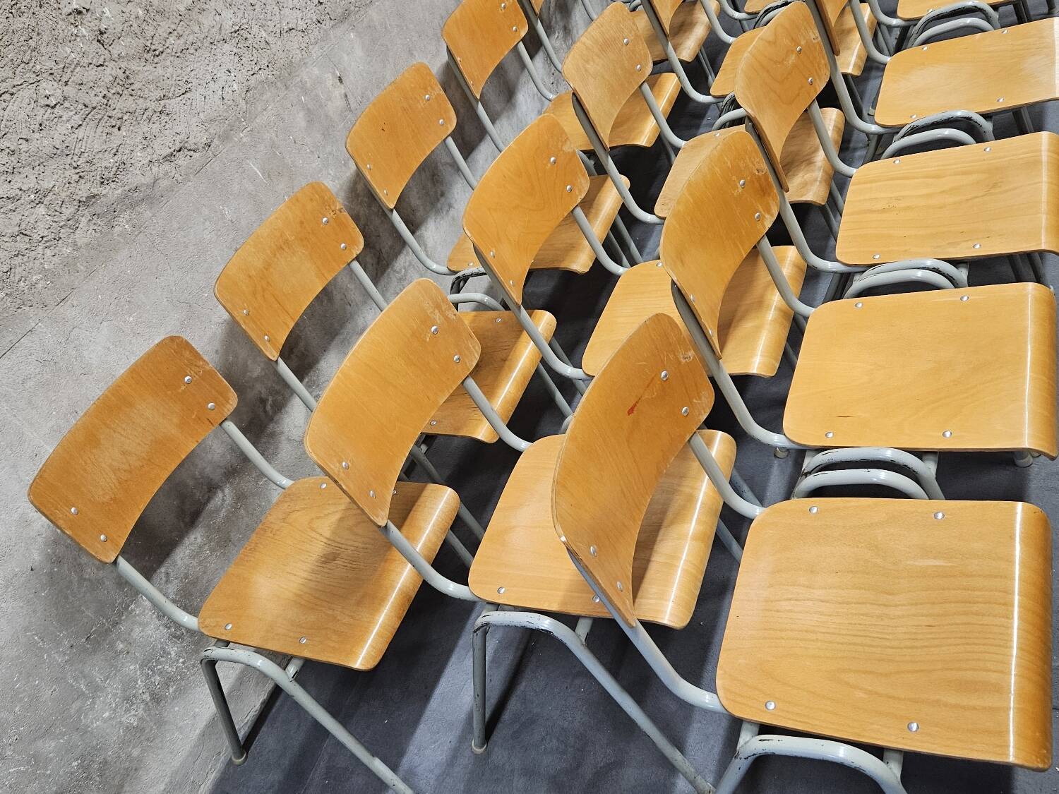 Lot of 18 vintage stackable bistro chairs 1970