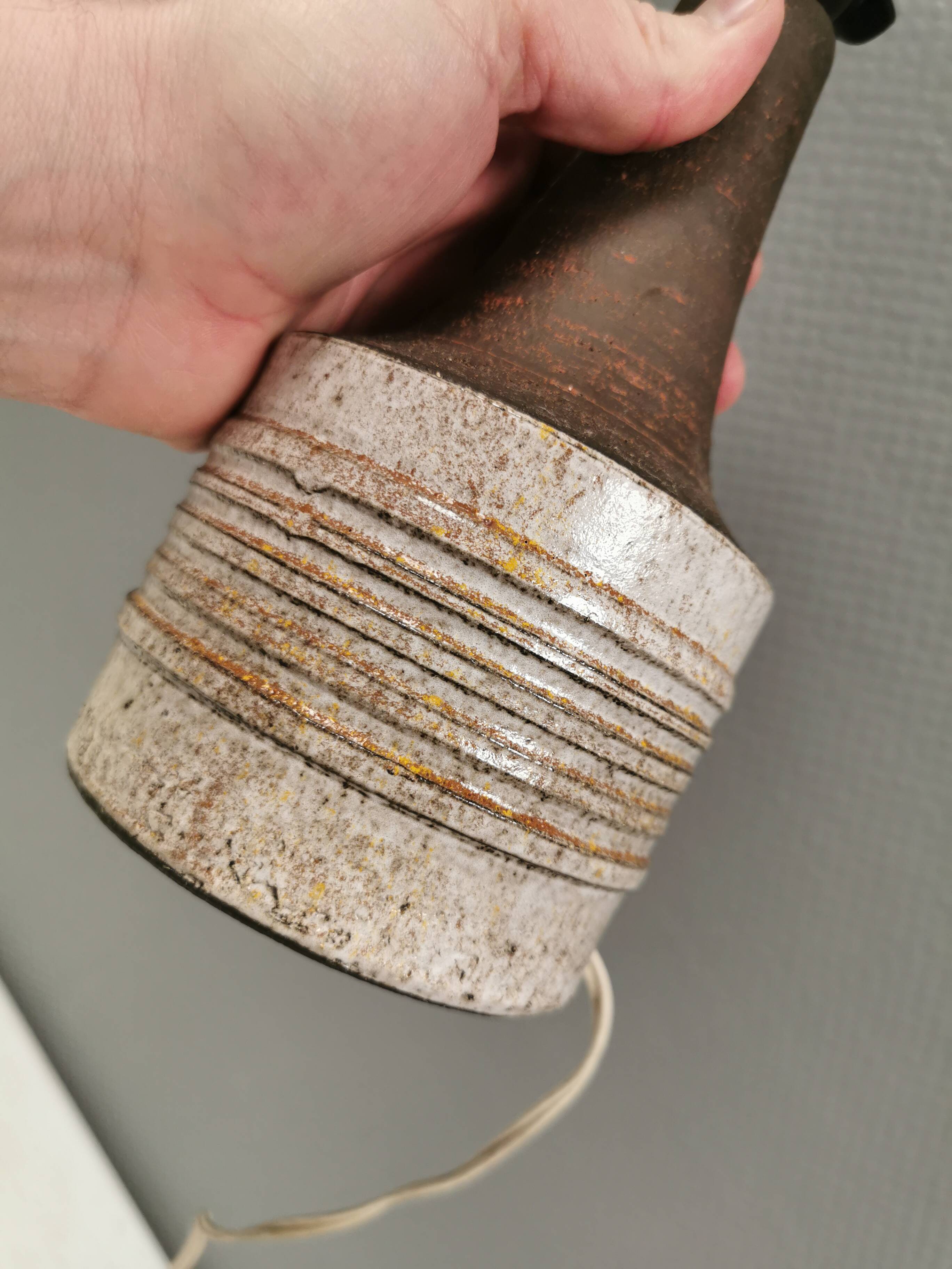 Ceramic table lamp, Danish, from the 1970s-80s. In earth tones.