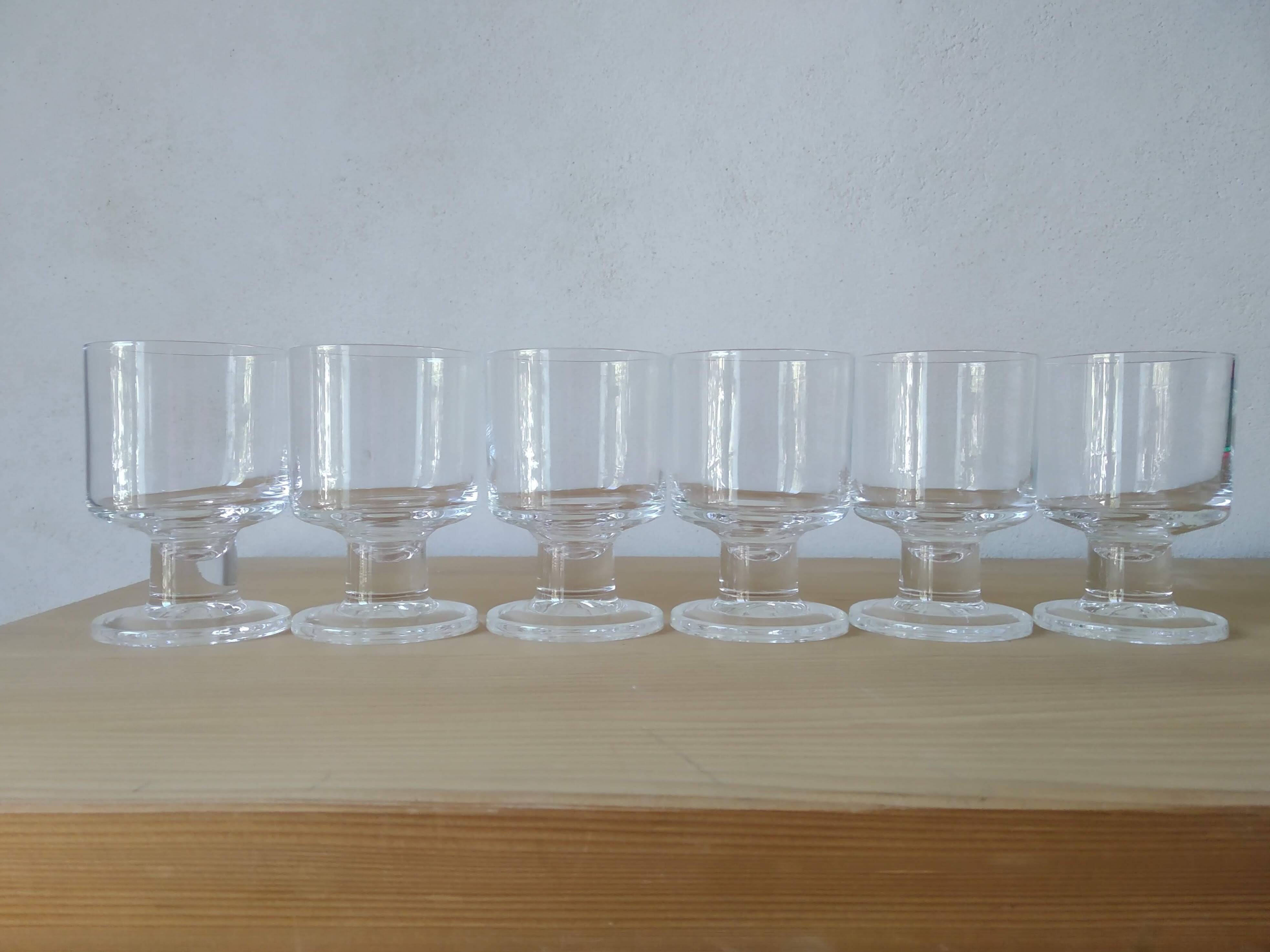 Vintage 70 crystal footed glass from Arques