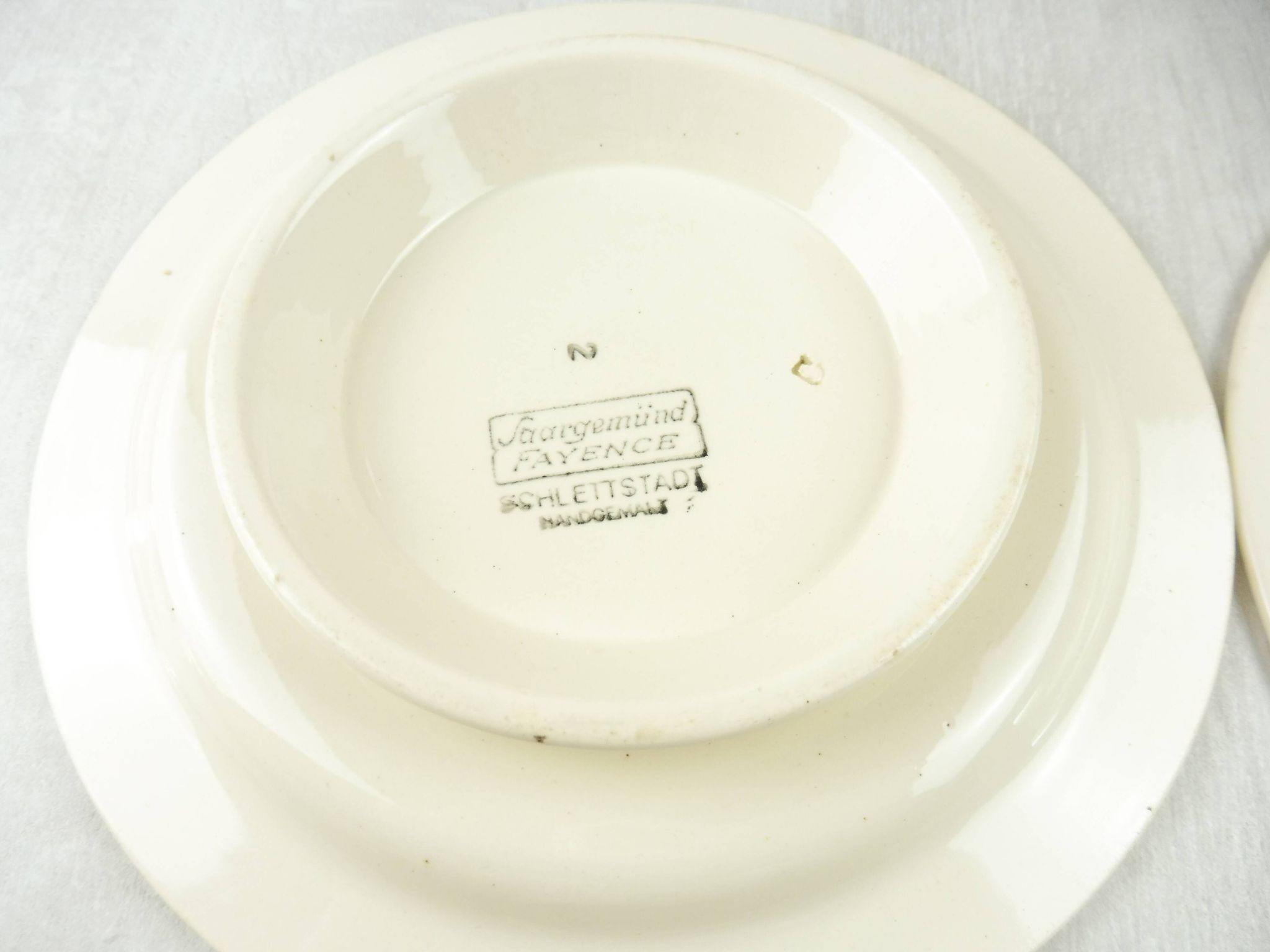 Lot of 2 plates with footouche décor Selestat, Schlettstadt, from Sarreguemines