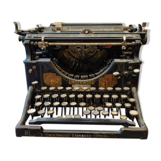 Underwood typewriter
