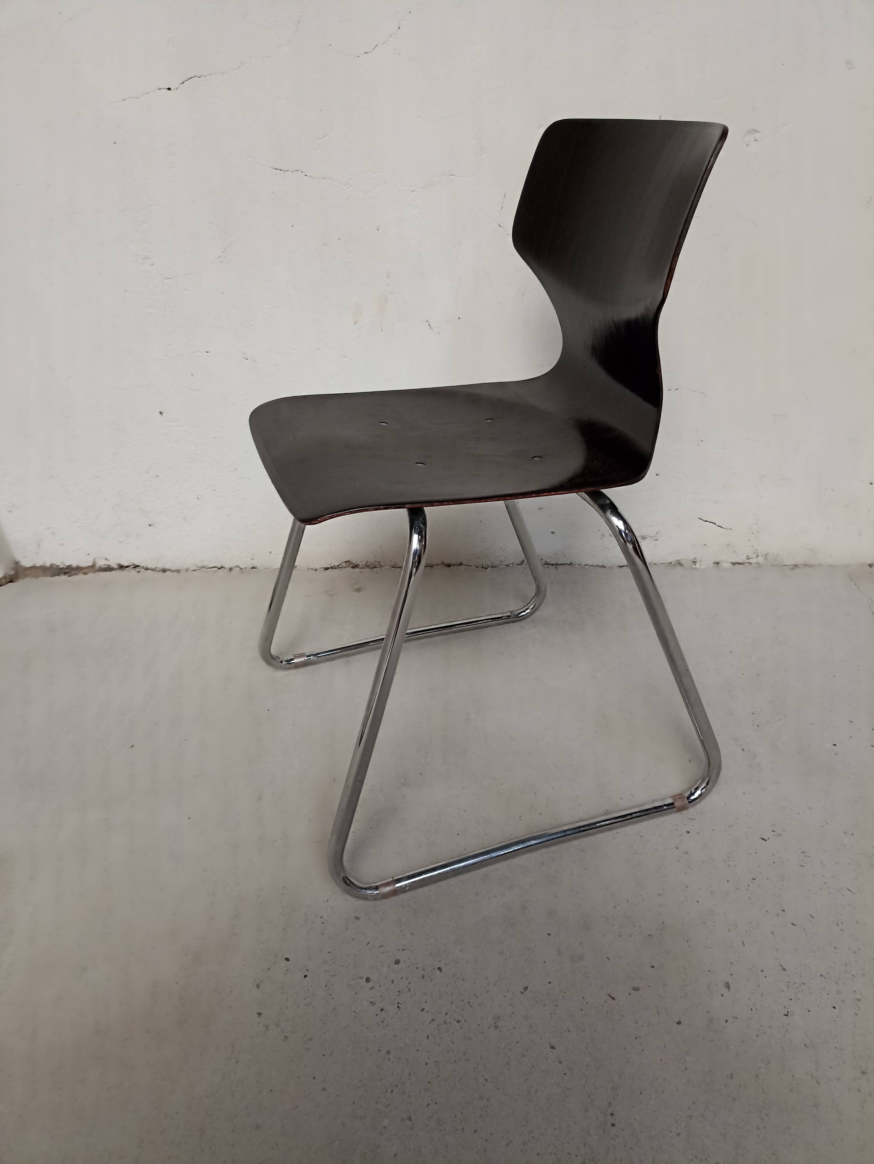 Set of 3 Pagholtz sled chairs from Flottoto