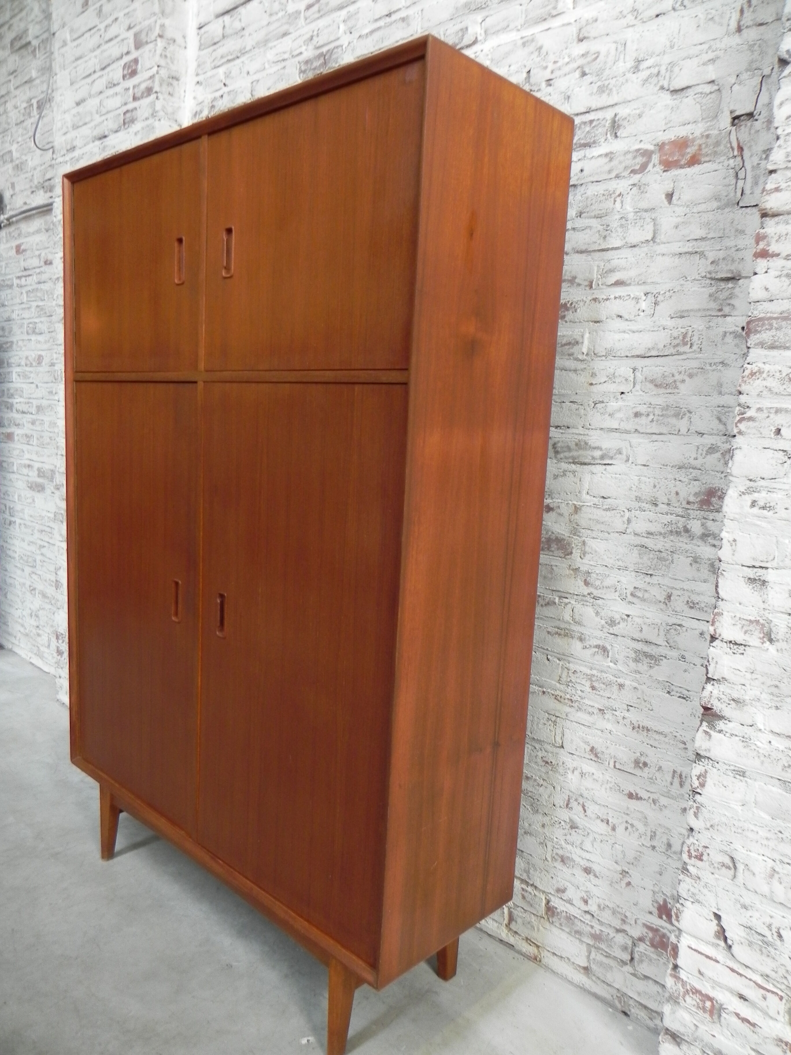 Wardrobe 179 cm high