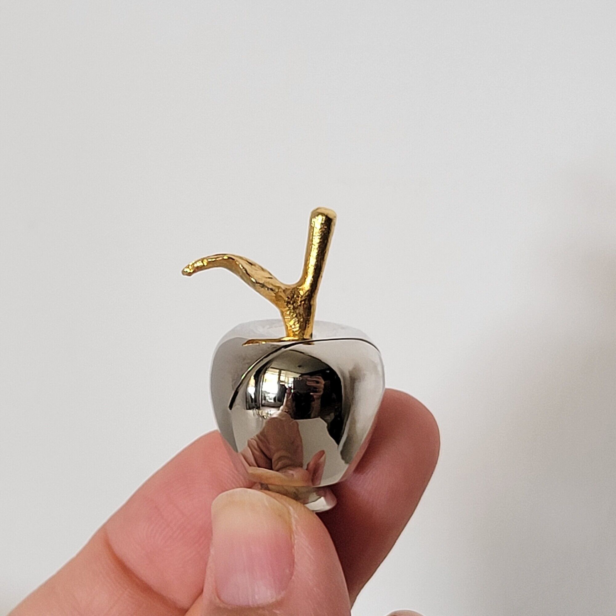 6 brand place label holder for the table in the shape of an apple in silver metal