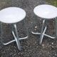 Paire de tabourets industriels