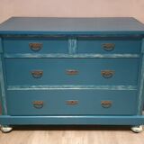 Dresser in restyled solid