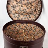 Old box hat "the world"