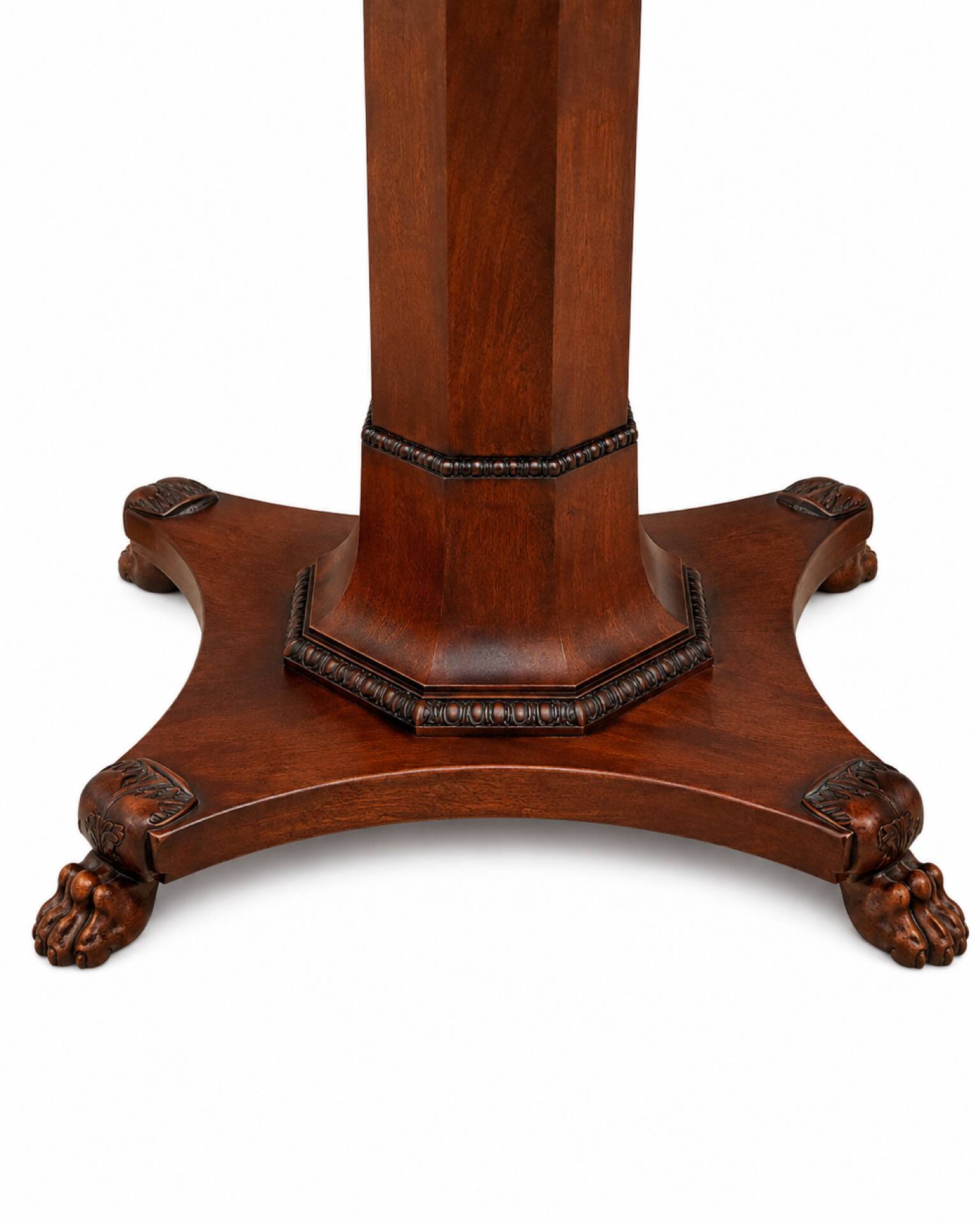 Table en Acajou avec moulure