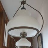 Lustre en opaline et cuivre