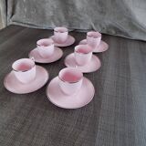 Tasses et soucoupes rose poudré