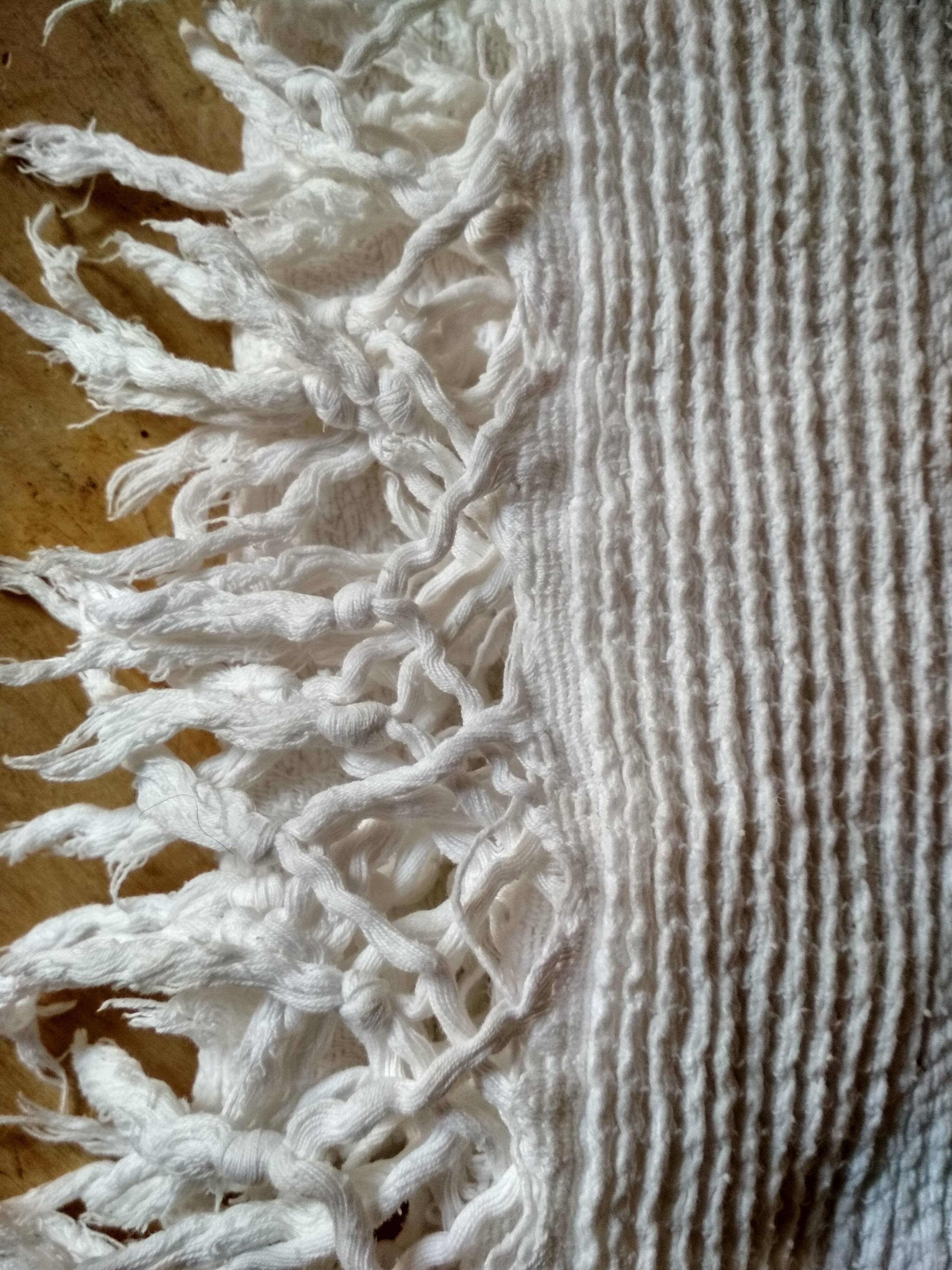 Bedspread in woven white cotton, single bed