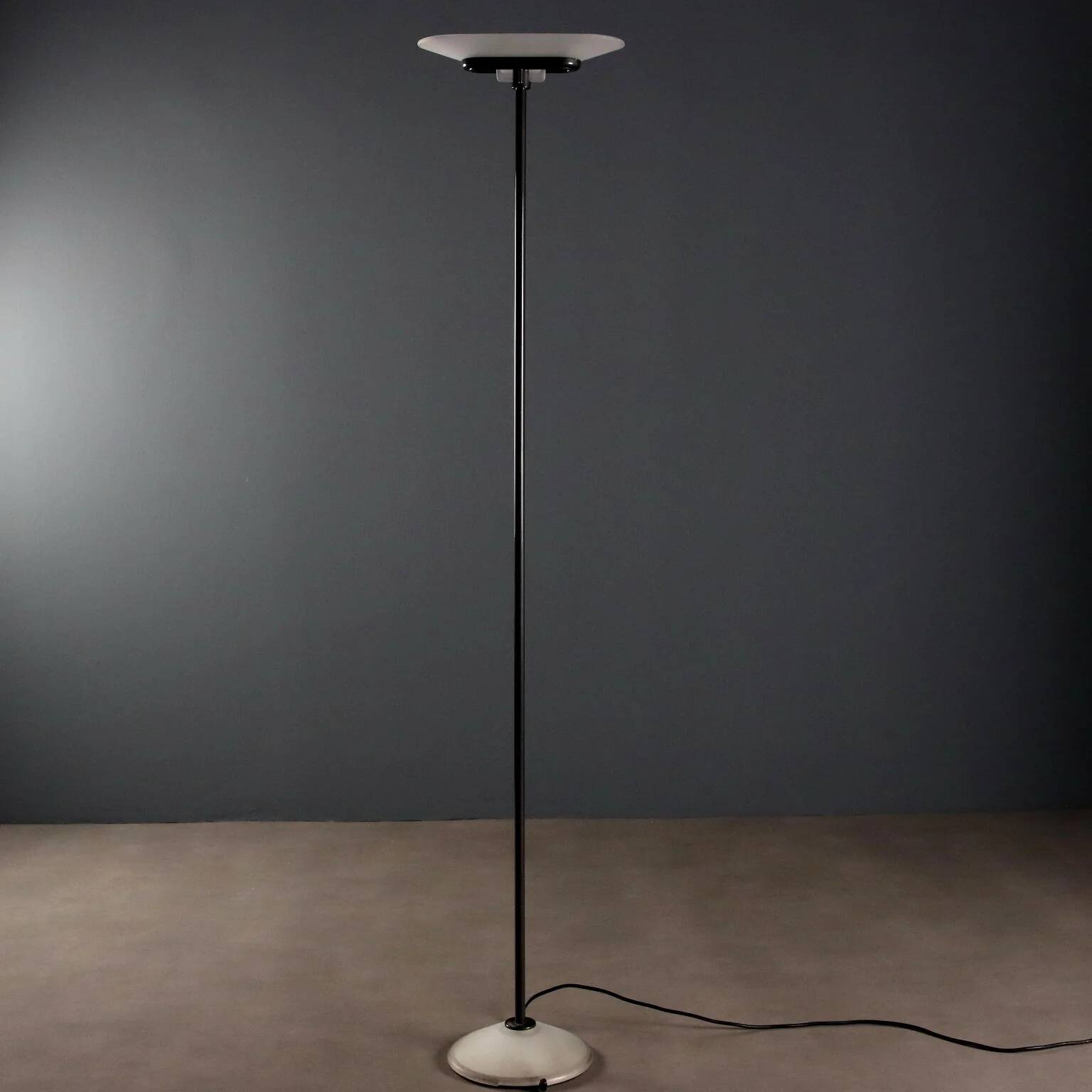 Arteluce Jill floor lamp vintage design by King Miranda & Arnaldi from the 1980s.