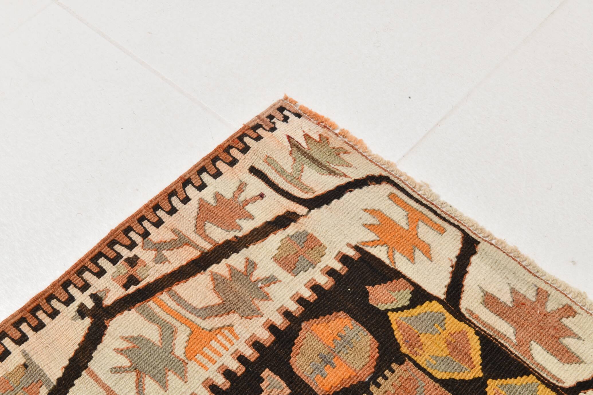 "Tapis Kilim Ancien 100% Laine – Grand Format, Pièce Rare à Motifs Ethnique