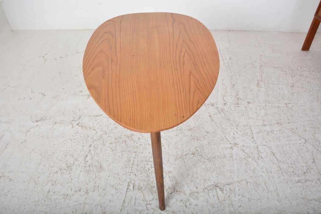 Tripod coffee table dating from the 60s