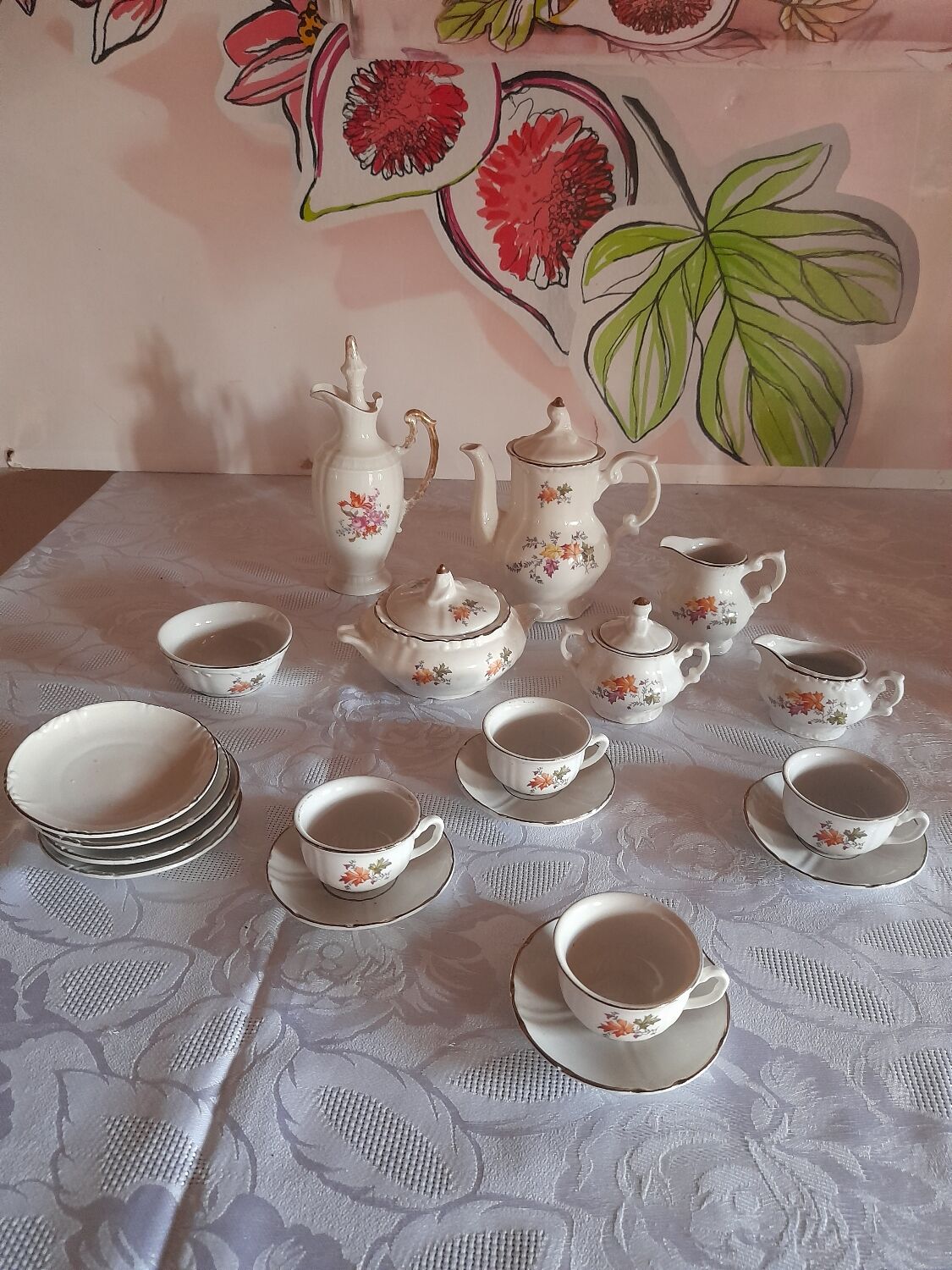 Coffee set 19 pieces in porcelain