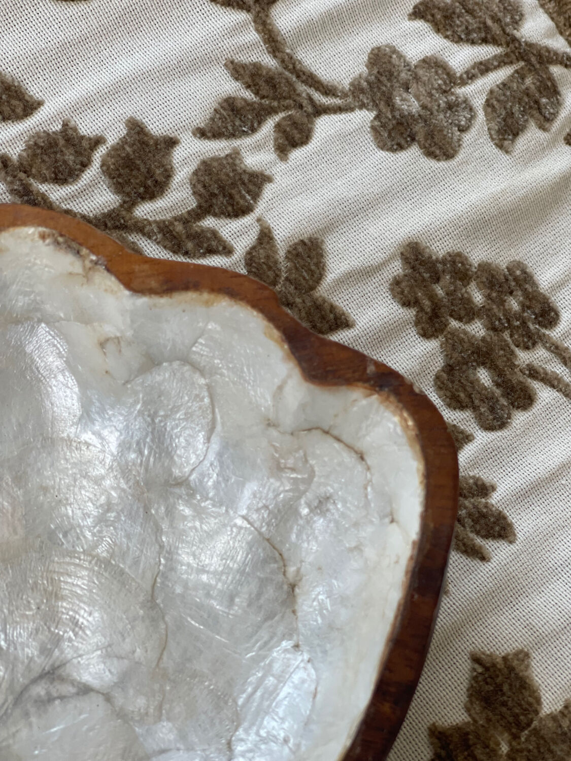 Empty pocket wood and mother-of-pearl