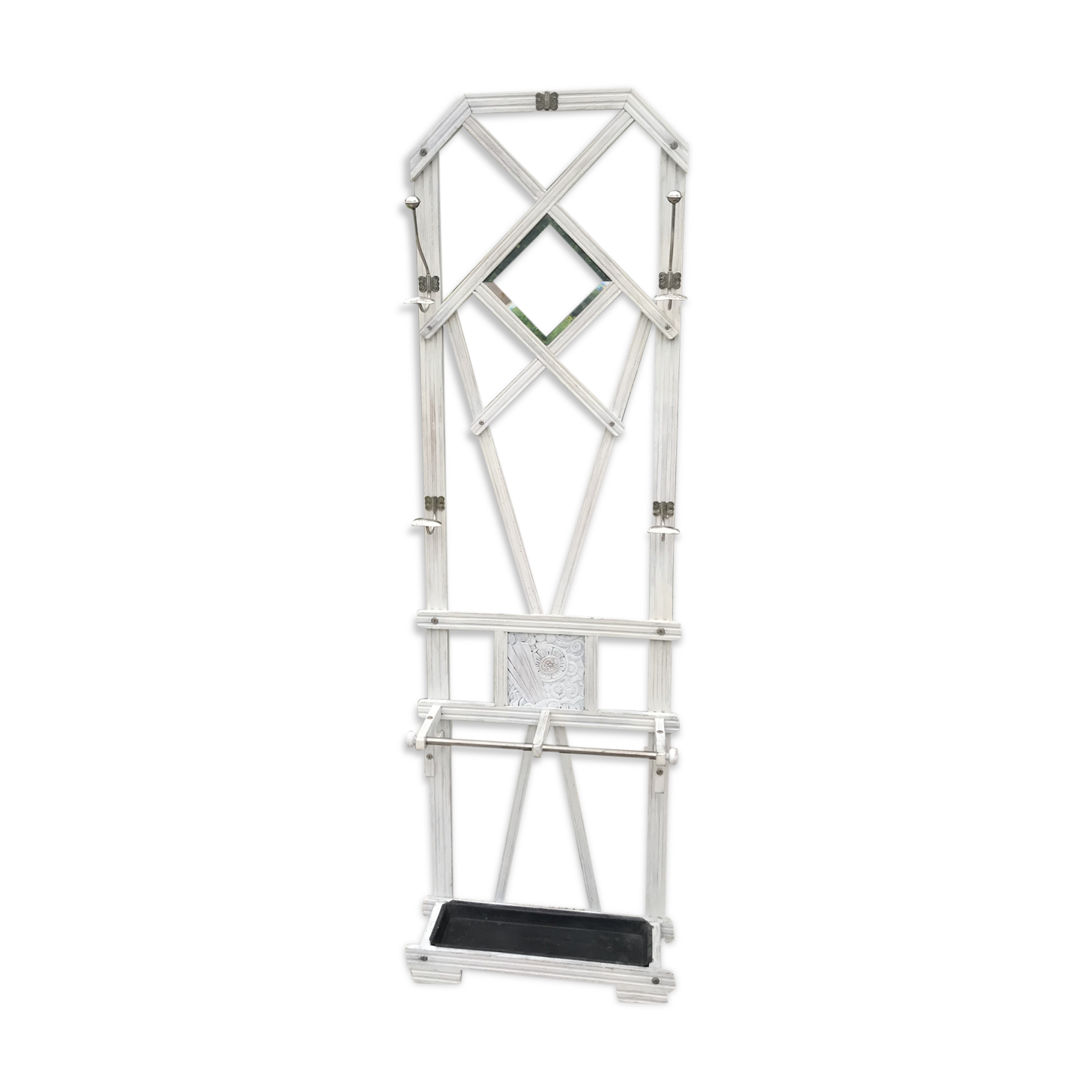 Standing coat hanger