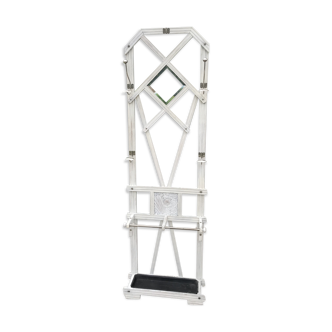 Standing coat hanger