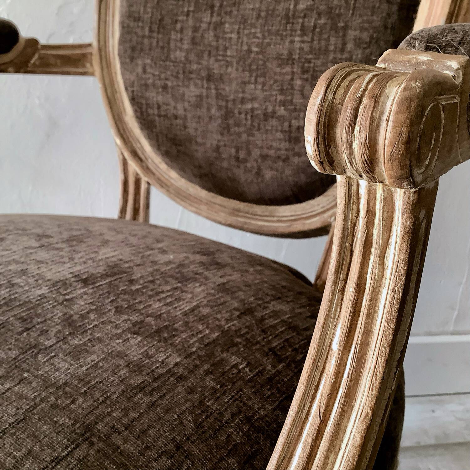 Louis XVI armchair with medallion back