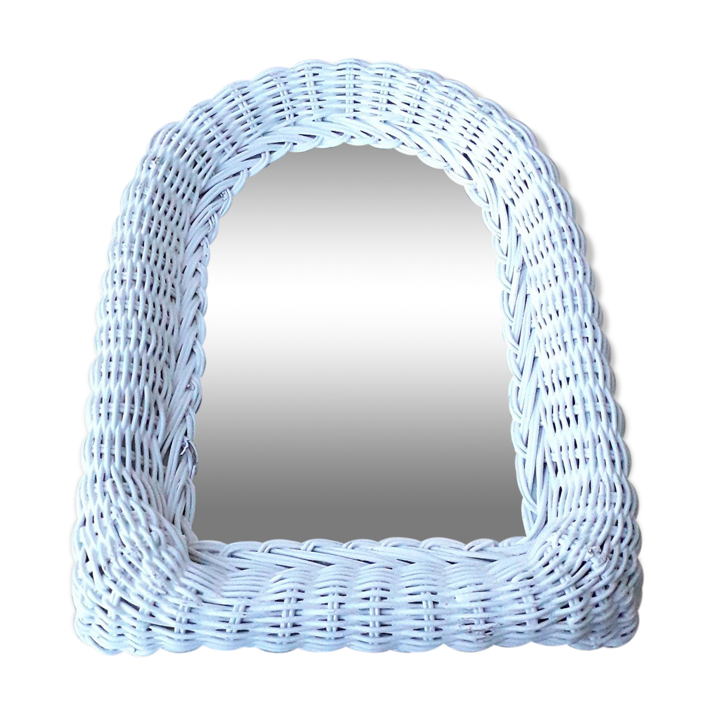 White wicker mirror
