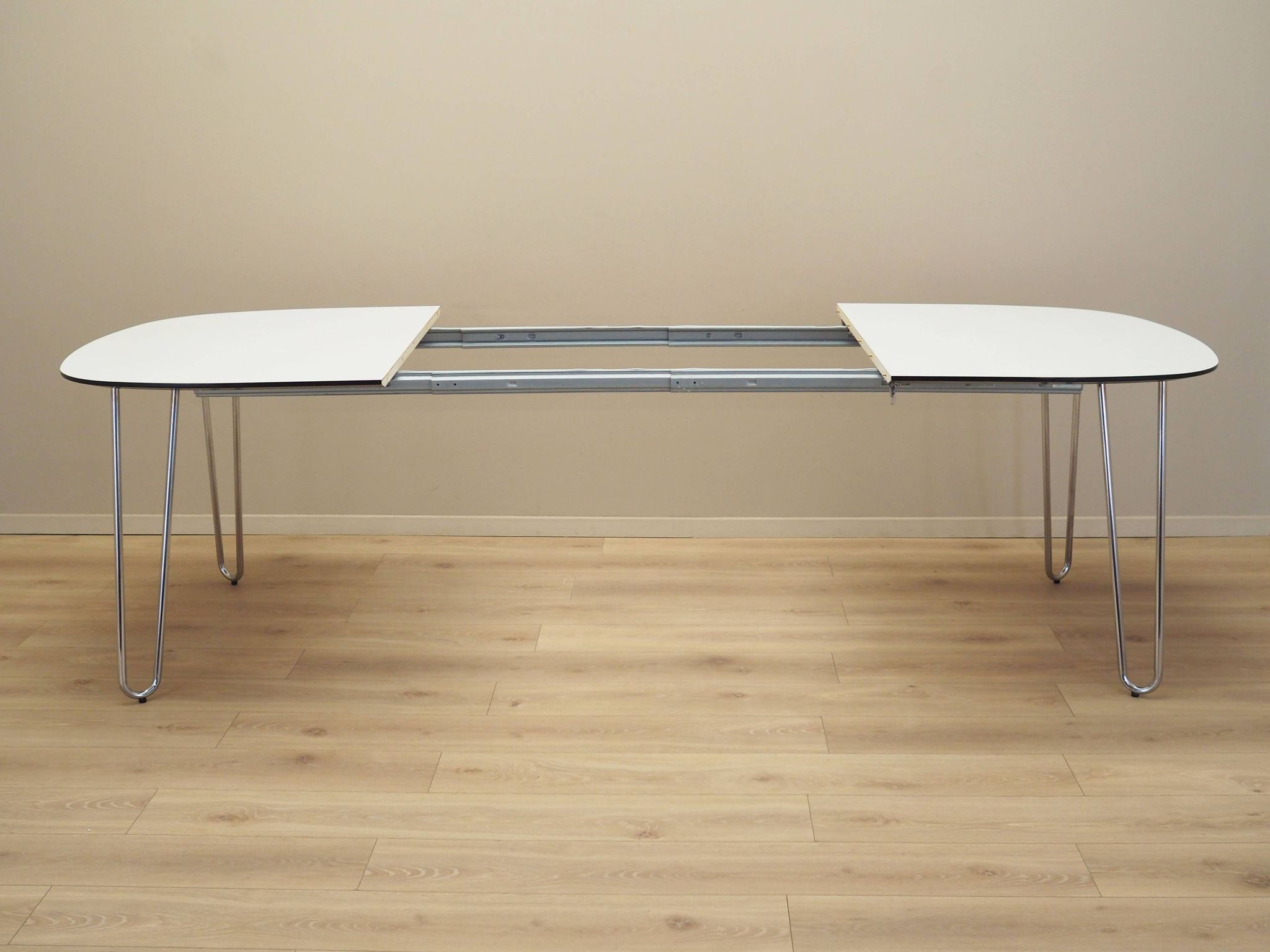 White table, Italian design, 1990s, production: Italy