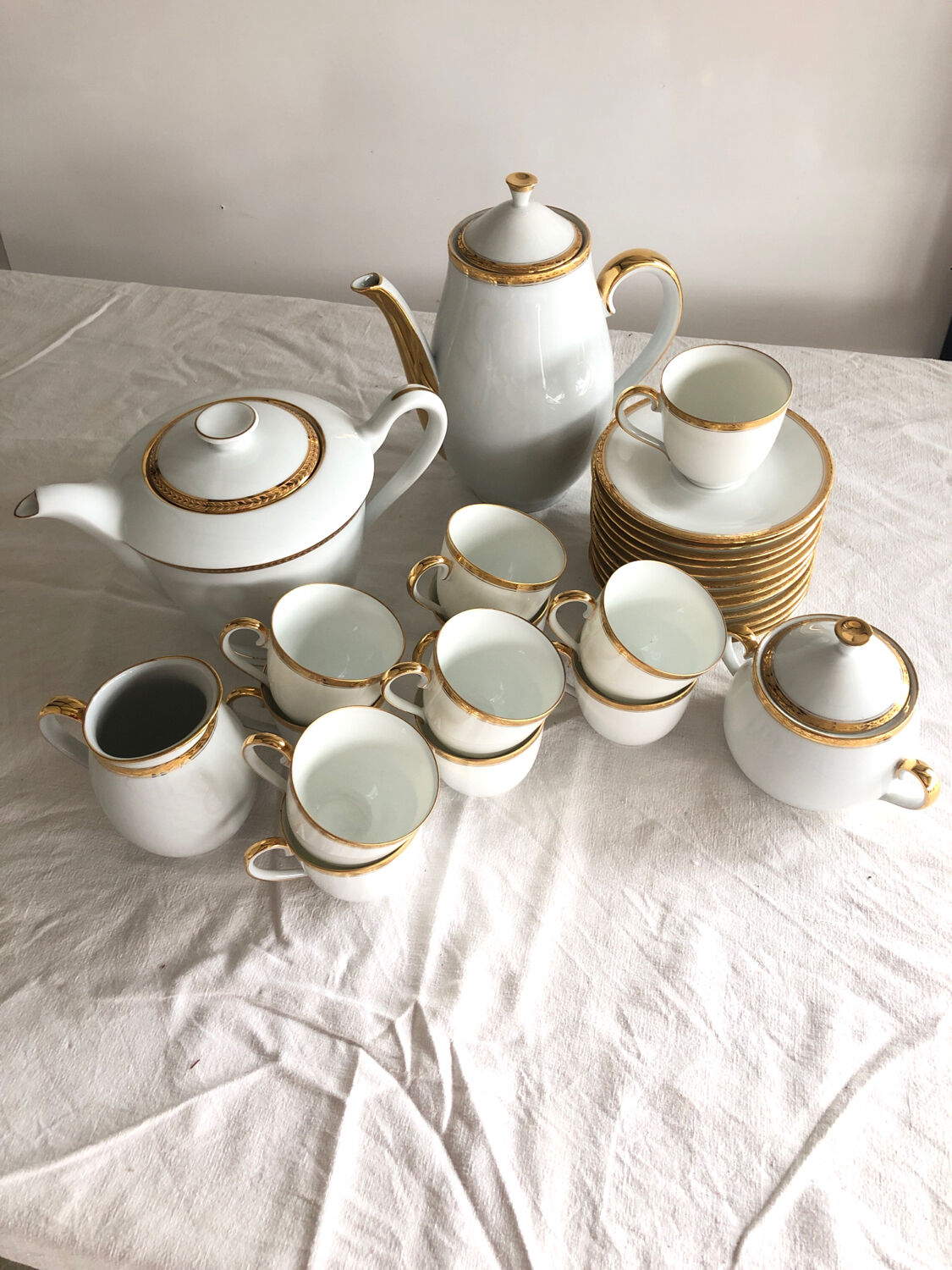 27-piece coffee and tea service in white Limoges porcelain Georges Boyer