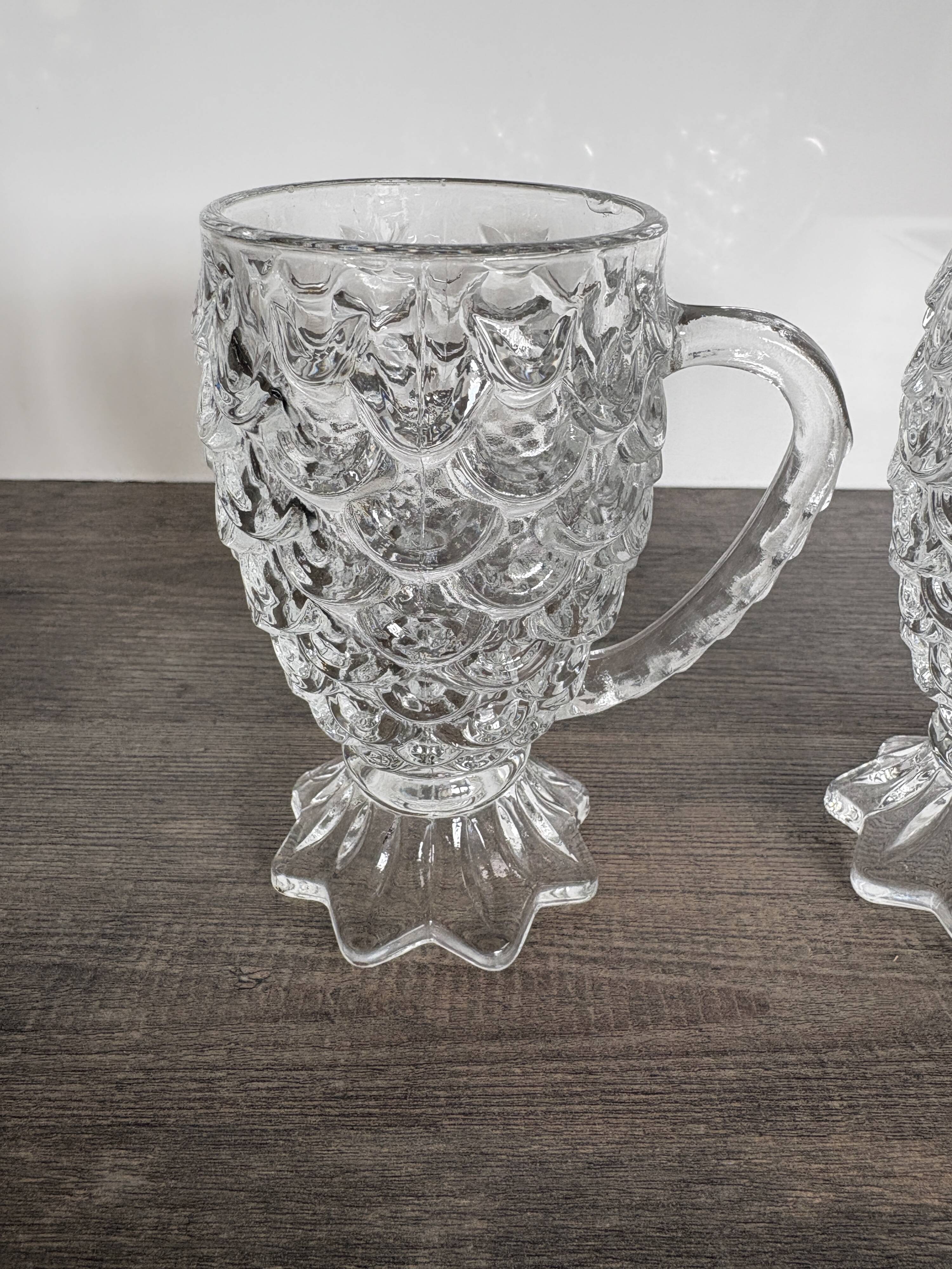 Set of 2 vintage pressed glass cups/mugs.
