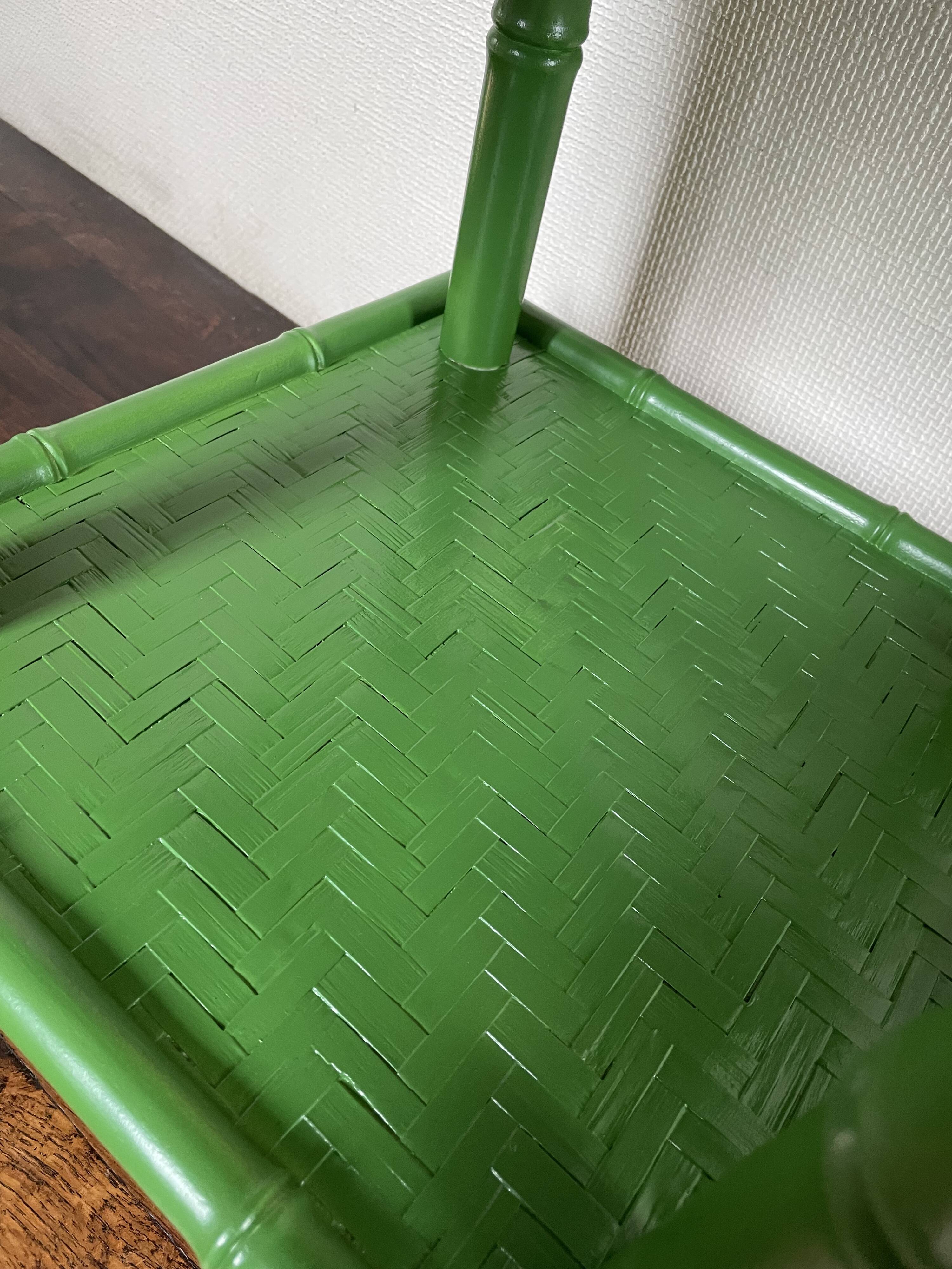 Table with 3 wood and bamboo trays