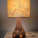 Openwork terracotta table lamp